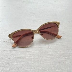 BETSEY JOHNSON NWOT Ladies Club Gold Cat Eye Sunglasses